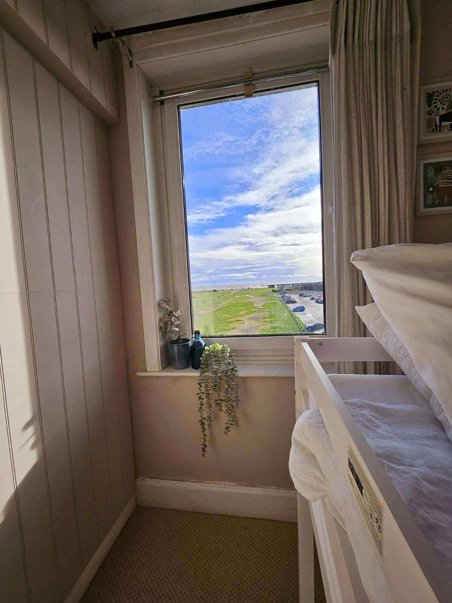 Seaview 2 Bedroom Apartment Littlehampton Eksteriør billede