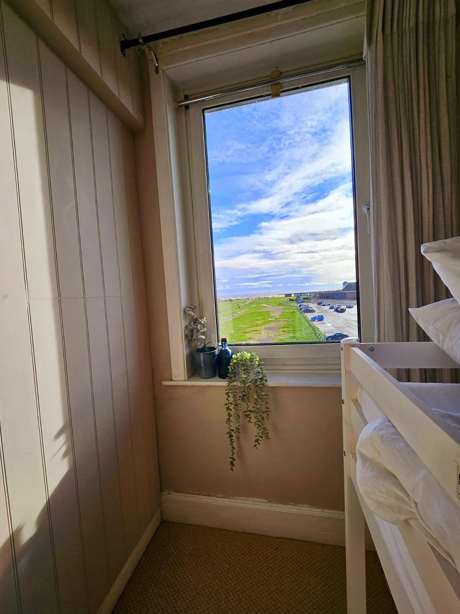 Seaview 2 Bedroom Apartment Littlehampton Eksteriør billede